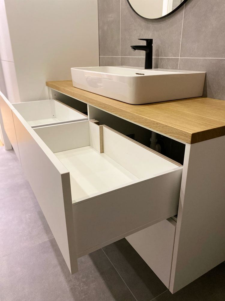 Waschtischunterschrank mit Schubladen