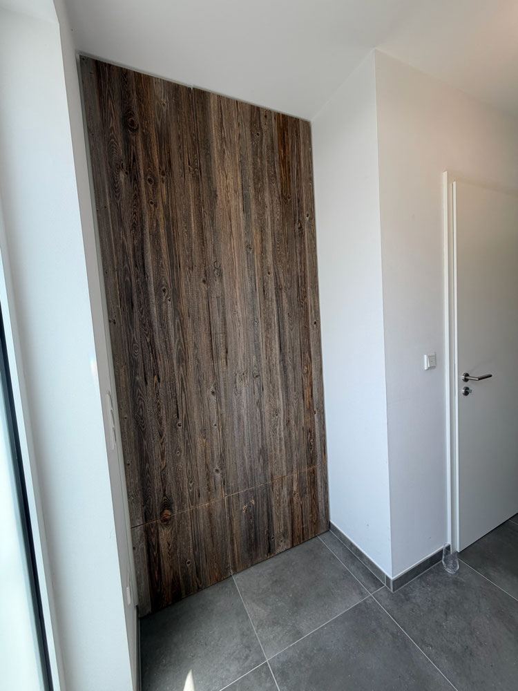 Schiebetür aus Altholz